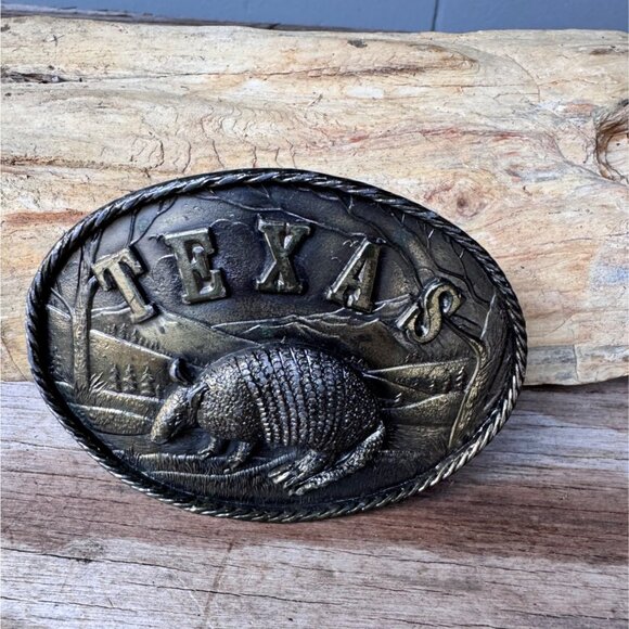 Texas Armadillo Belt Buckle By The Great Chicago Buckle Co. 1987 Vintage Western - Picture 1 of 6